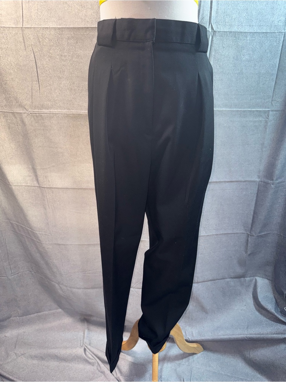 1535-Vintage Valerie Stevens Black Pleated Men’s Dress Pants